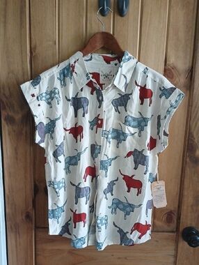Cotton & Rye Outfitters Longhorn Blouse - Medium